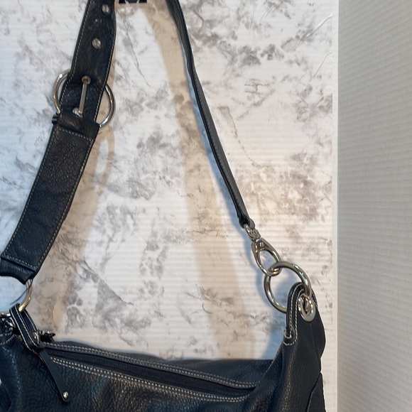 OiOI Australia Pompeian Leather Diaper Bag black with stroller straps - Picture 2 of 15